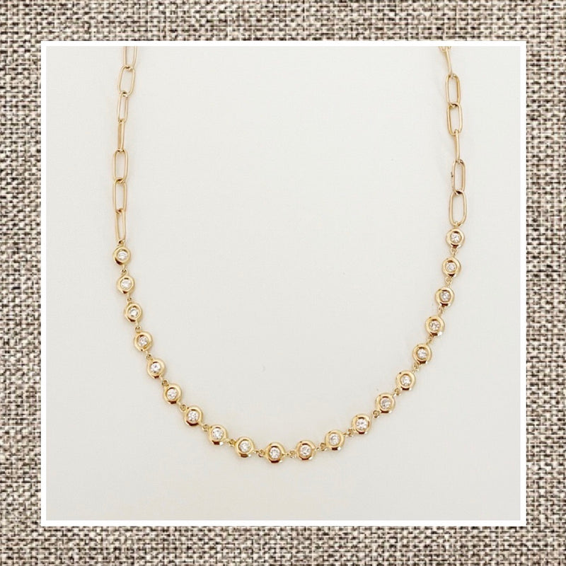 Round Bezel Diamond and Paperclip Necklace in Gold 14Kt